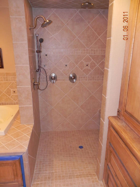 Bathroom/DSCN2334.JPG